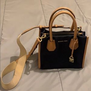 Micheal Kors Mini Crossbody Handbag Purse